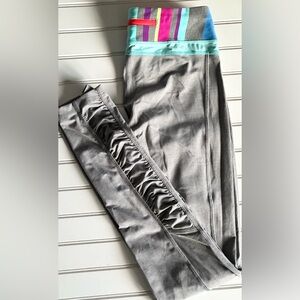 IVIVVA by LULULEMON girls size 14 grey leggings